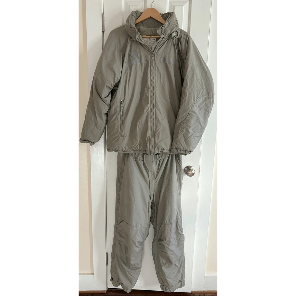 USGI GENIII Army Parka and Trousers Set Men’s Size Medium Regular